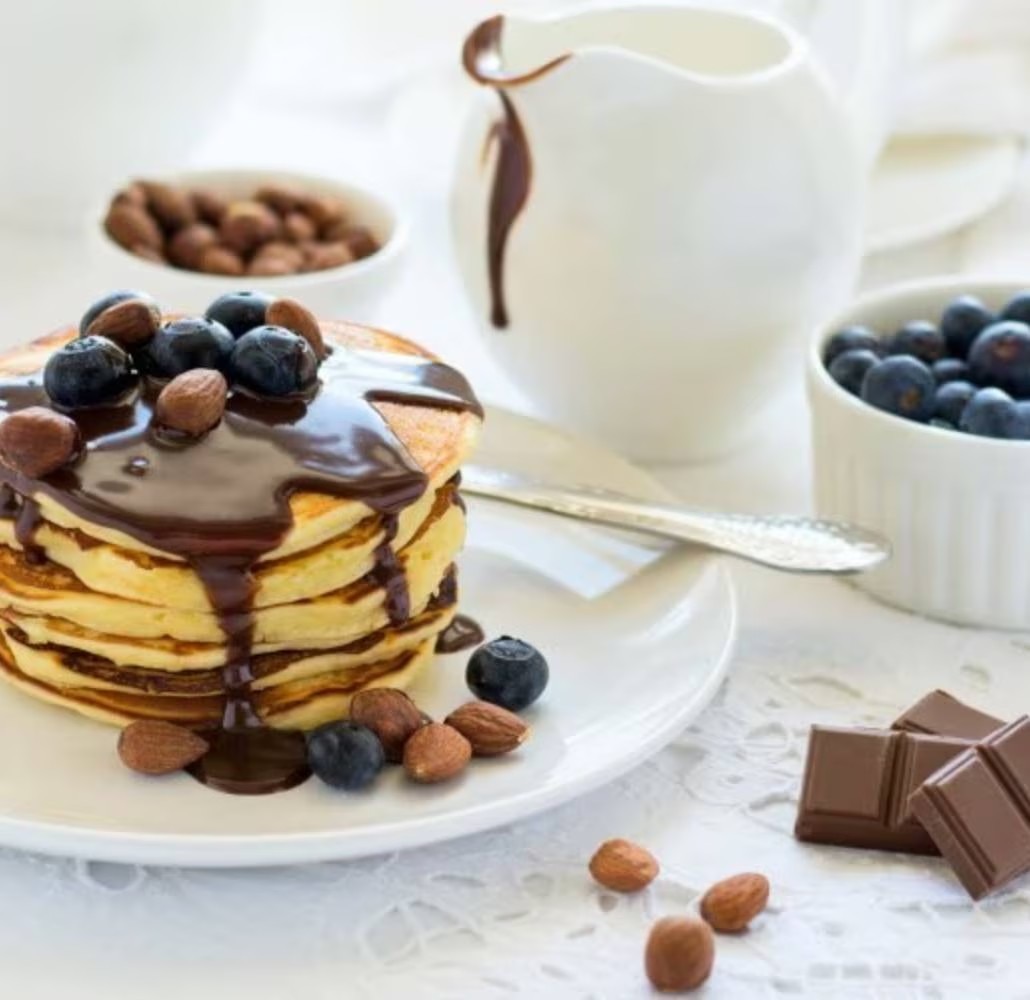 desayuno de café con leche y cacao