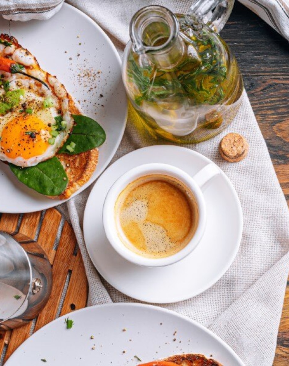 Descubre los beneficios de tomar café en el desayuno